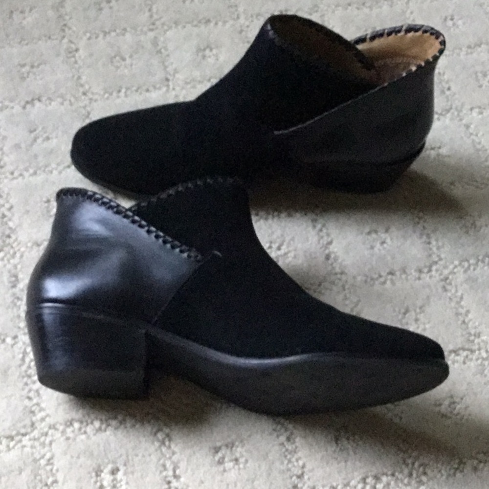 Jack Rogers black suede leather bootie sz 7